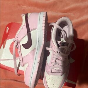 Nike Women's Pink and White Low-Top Sneakers